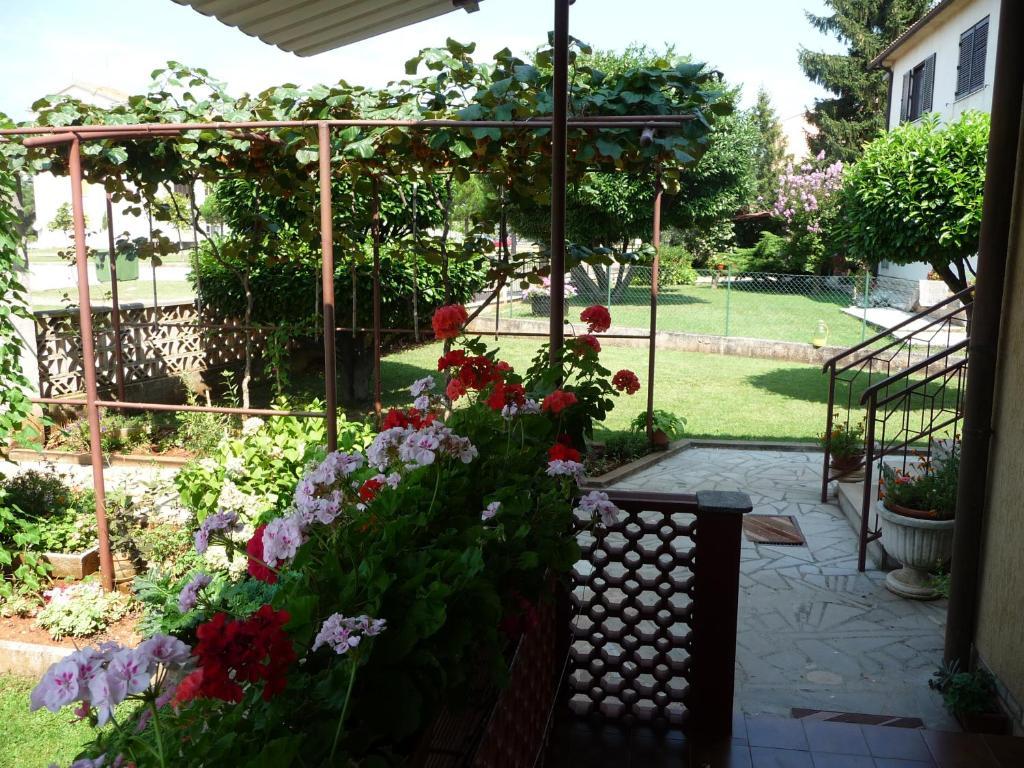 Apartments & Rooms Milka Умаг Экстерьер фото