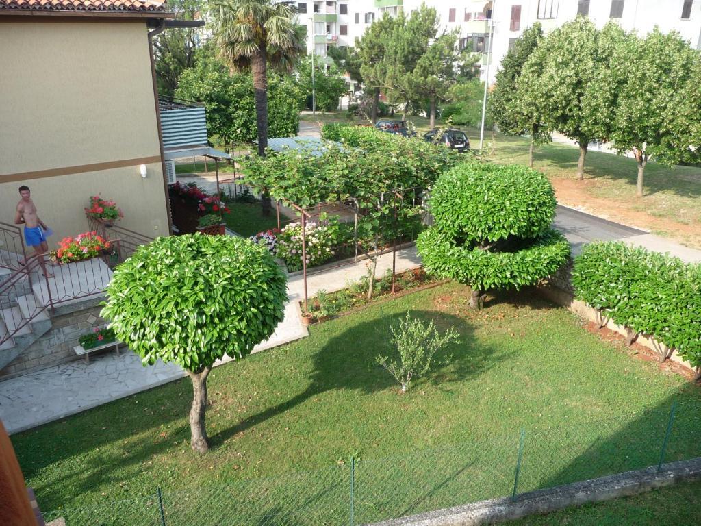 Apartments & Rooms Milka Умаг Экстерьер фото