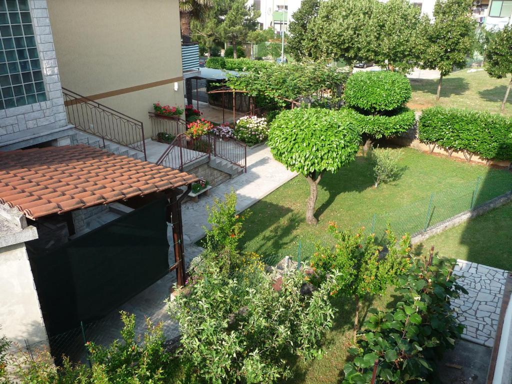 Apartments & Rooms Milka Умаг Экстерьер фото
