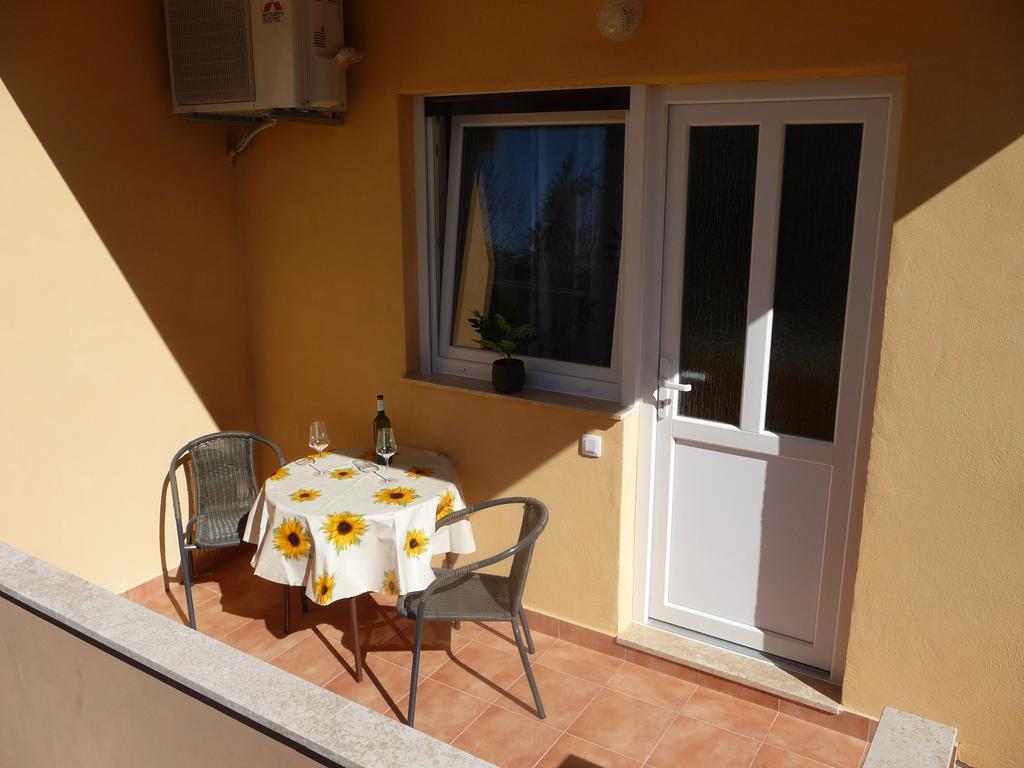 Apartments & Rooms Milka Умаг Экстерьер фото