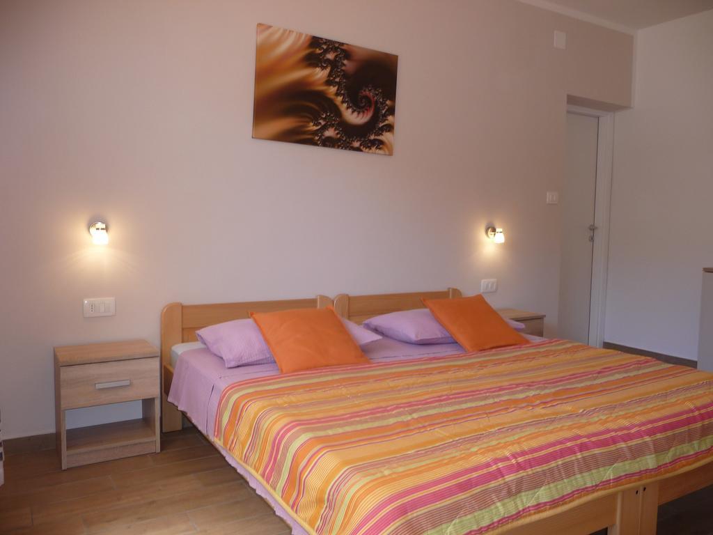 Apartments & Rooms Milka Умаг Экстерьер фото