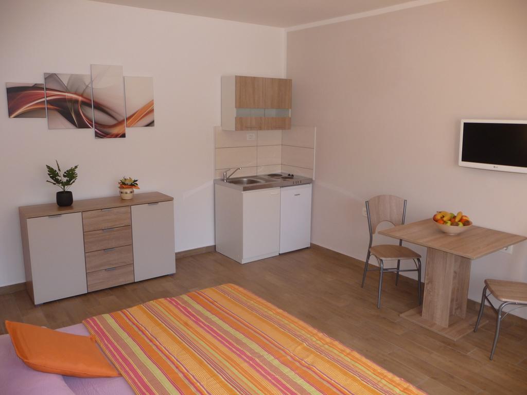 Apartments & Rooms Milka Умаг Экстерьер фото