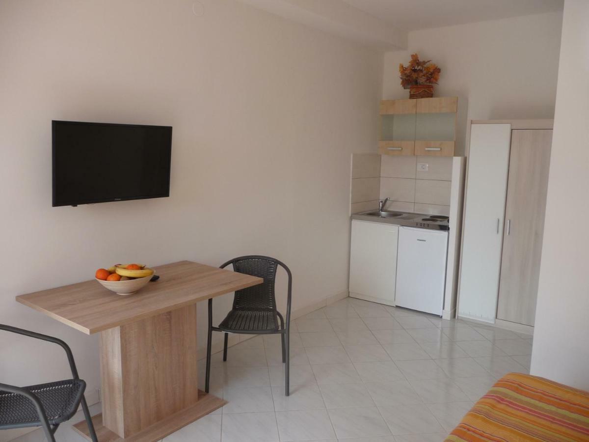 Apartments & Rooms Milka Умаг Экстерьер фото