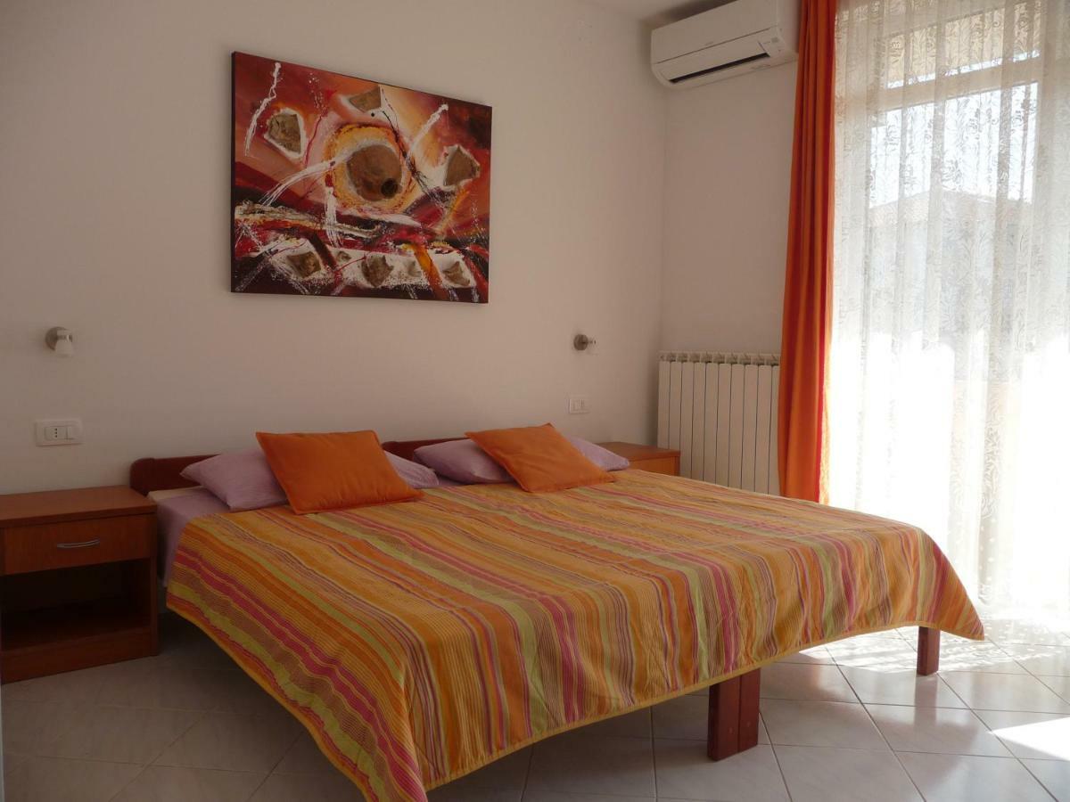 Apartments & Rooms Milka Умаг Экстерьер фото