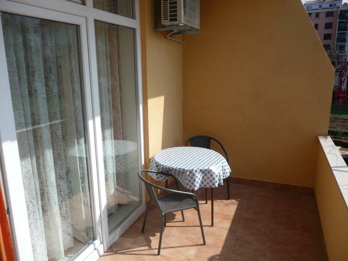 Apartments & Rooms Milka Умаг Экстерьер фото